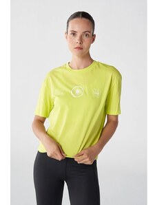 Hummel T-Ic Icona Boxy Unity Kadın Sarı Yuvarlak Yaka Tişört