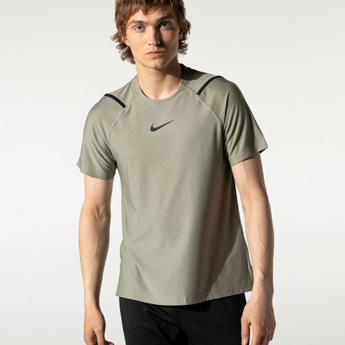 nike pro running shirt