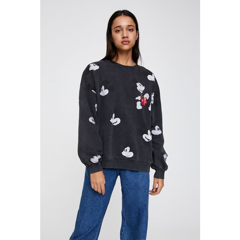 Pull and bear mickey mouse sweatshirt hotsell