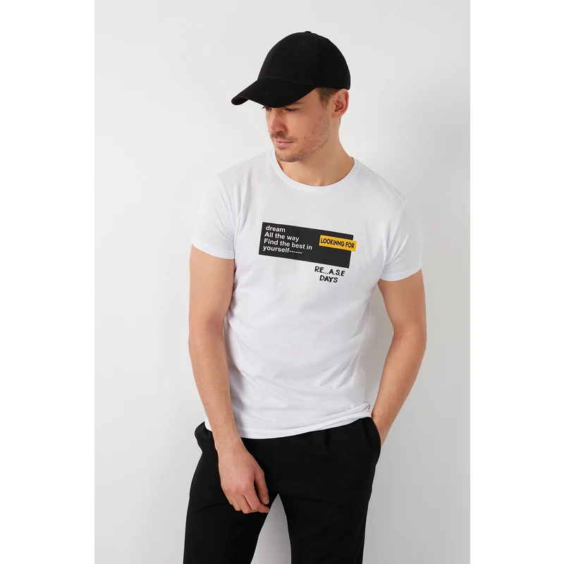 Buratti Baskılı Bisiklet Yaka % 100 Pamuk Erkek T Shirt 541lookıngfor Beyaz Buratti Baskılı Bisiklet Yaka % 100 Pamuk Erkek T Shirt 541lookıngfor Beyaz