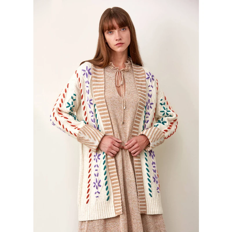 Hand Embroıdered Beıge Wool Knıt Cardıgan