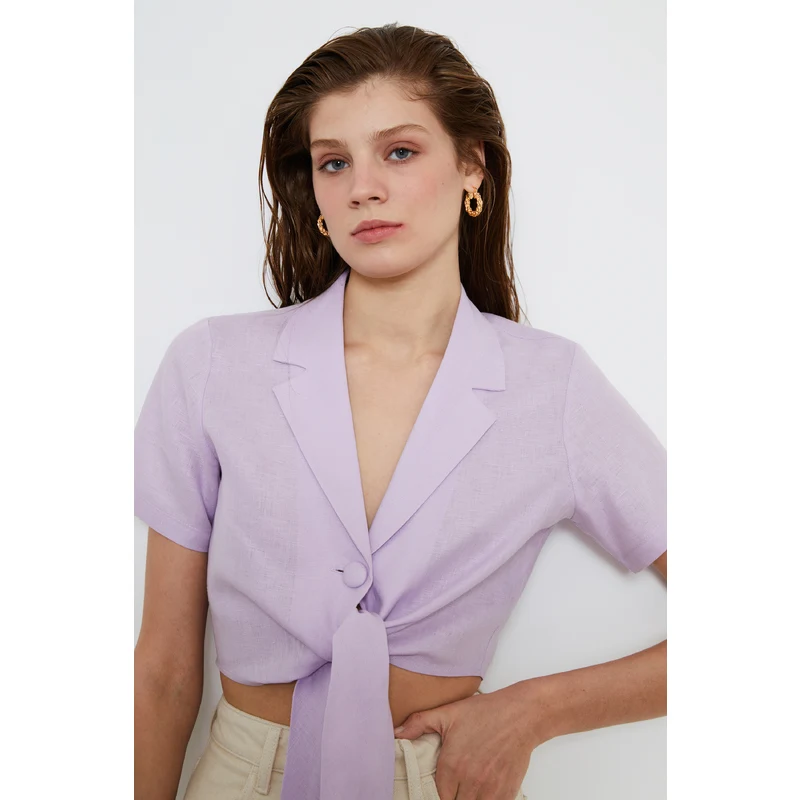 W COLLECTION Lila Bağlama Detayli Keten Crop Bluz W COLLECTION Lila Bağlama Detayli Keten Crop Bluz