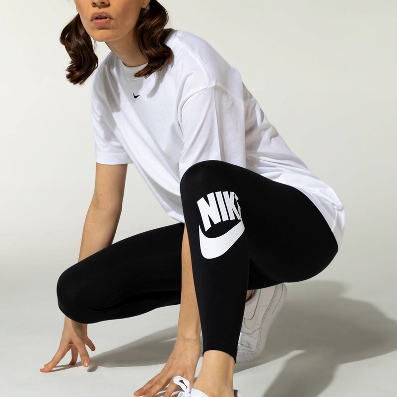 Nike Sportswear Essential Kadın Siyah Tayt.CZ8528.010
