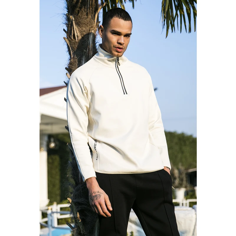 Buratti Pamuklu Regular Fit Yarım Fermuarlı Balıkçı Yaka Erkek Sweat 5905260 Ekru Buratti Pamuklu Regular Fit Yarım Fermuarlı Balıkçı Yaka Erkek Sweat 5905260 Ekru