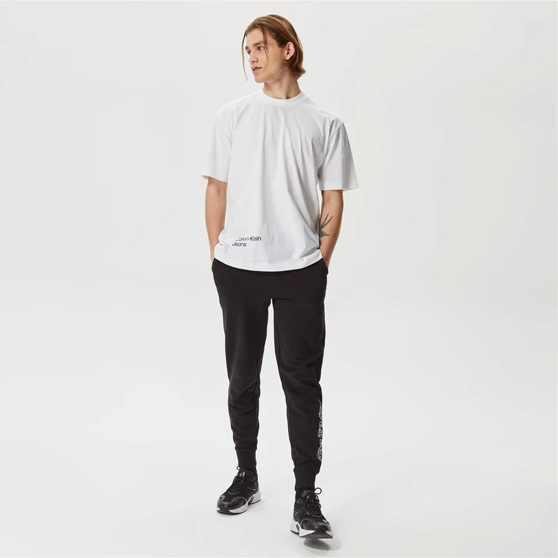 Calvin Klein Jeans Blurred Colored Address Erkek Beyaz T-Shirt.34-J30J322881.YAF