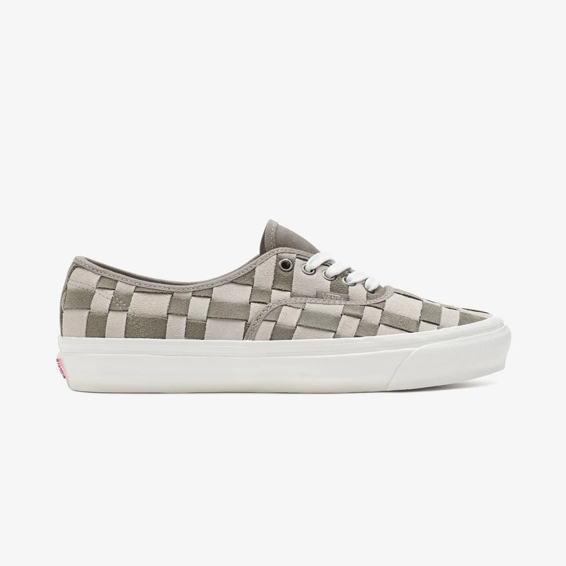 Vans UA Authentic 44 DX Kadın Siyah Sneaker.VN0A4BVYBKL1.-