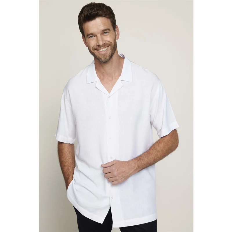 TUDORS Relax Fit Rahat Kalıp Kısa Kol Apaj Yaka Cepli Viskon Beyaz Gömlek